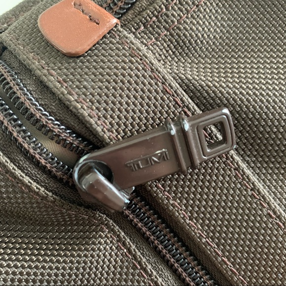 Tumi Alpha flap messenger small travel tote - Picture 8 of 12